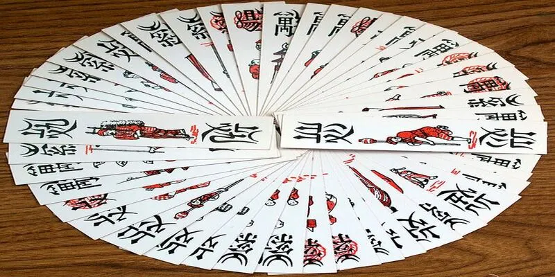 Để chơi bài chắn cần bộ bài gồm 100 lá với số người chơi từ 2 - 4